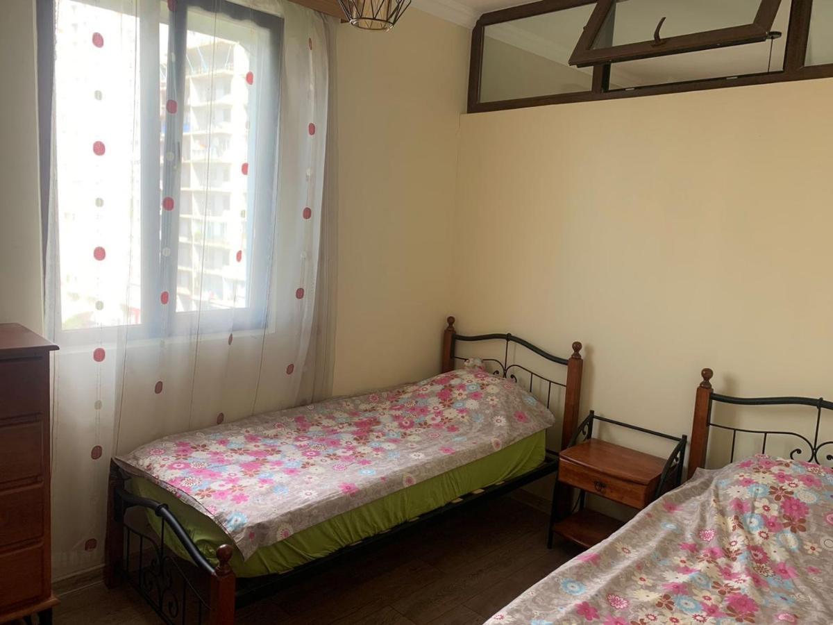 Big, Comfortable Apartment In Batumi Near The Sea Exterior foto