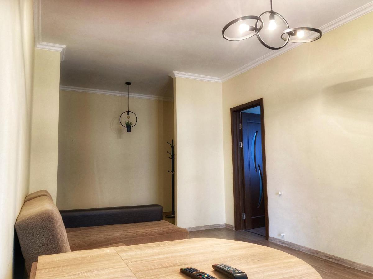 Big, Comfortable Apartment In Batumi Near The Sea Exterior foto