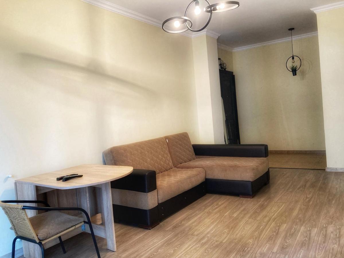 Big, Comfortable Apartment In Batumi Near The Sea Exterior foto